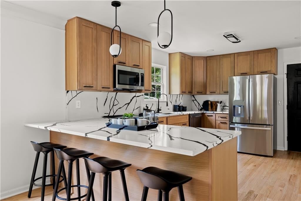 1232 Memorial Drive SE – photo 3