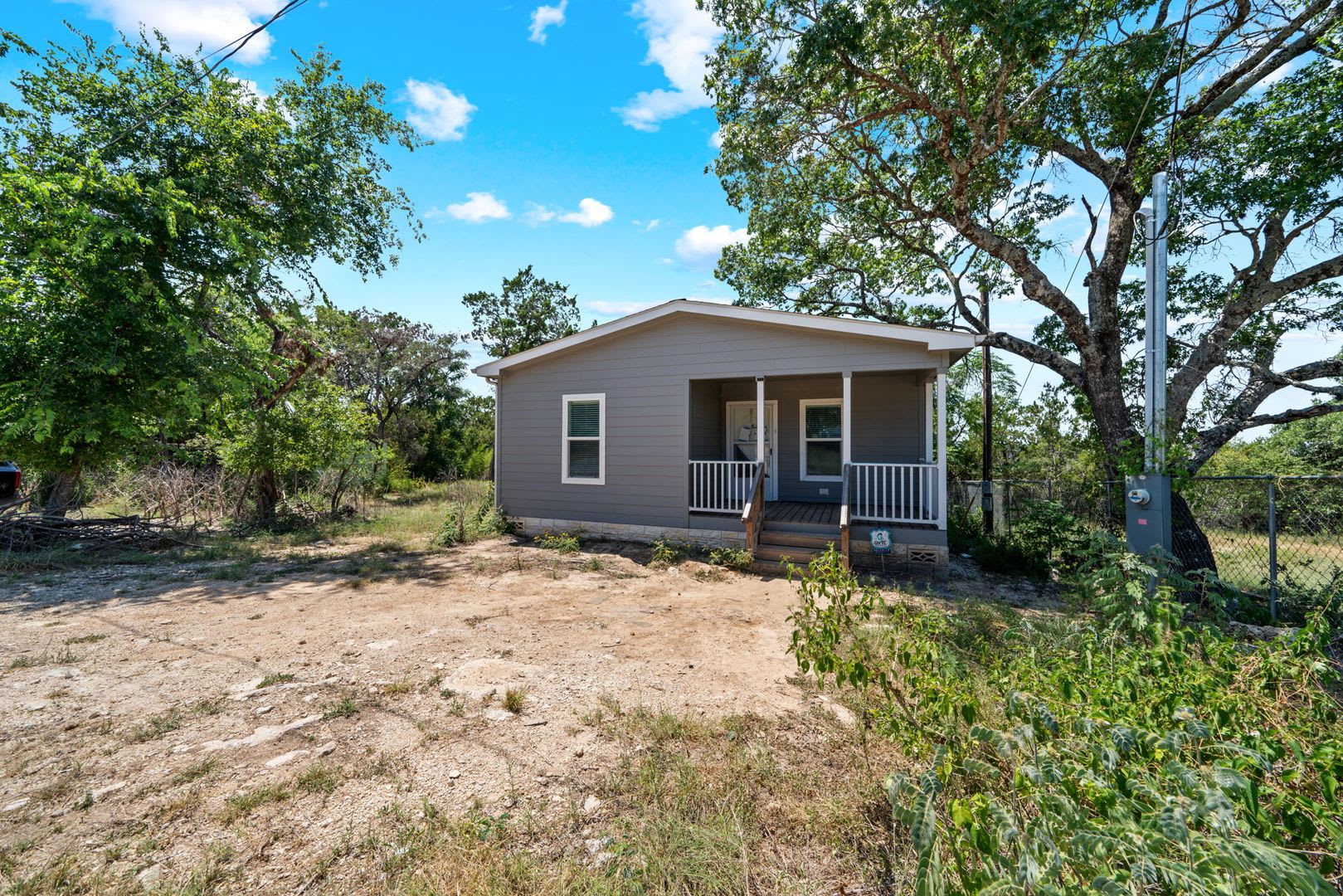 Beautifully Updated 3-Bedroom Home in Canyon Lake – photo 2