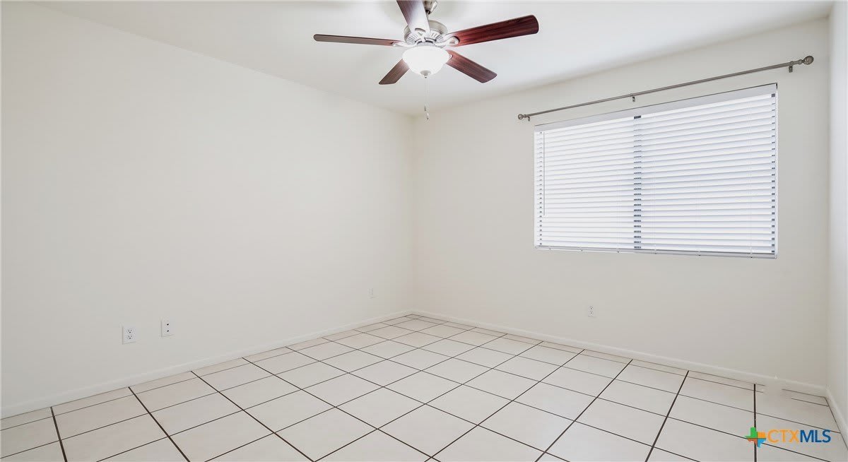 5211 James Loop – photo 5