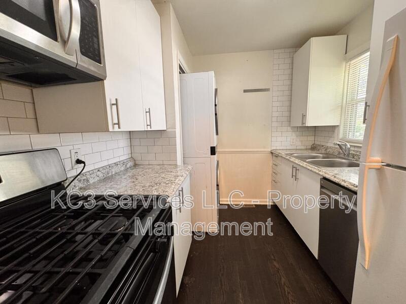 11108 Bennington Ave – photo 5