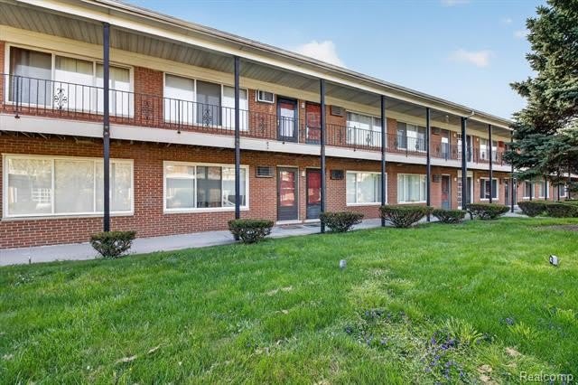 25301 5 Mile rd – photo 2