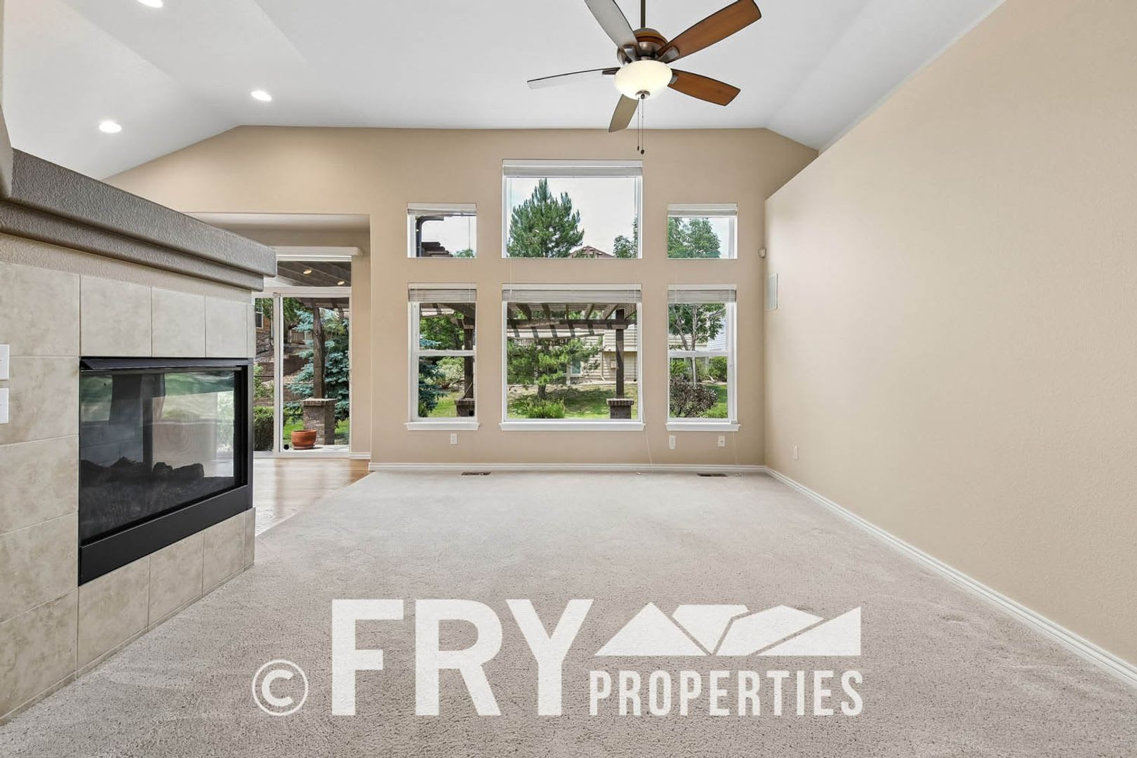 Private Cul-de-Sac Living with 3-Car Garage in Northwest Arvada – photo 4