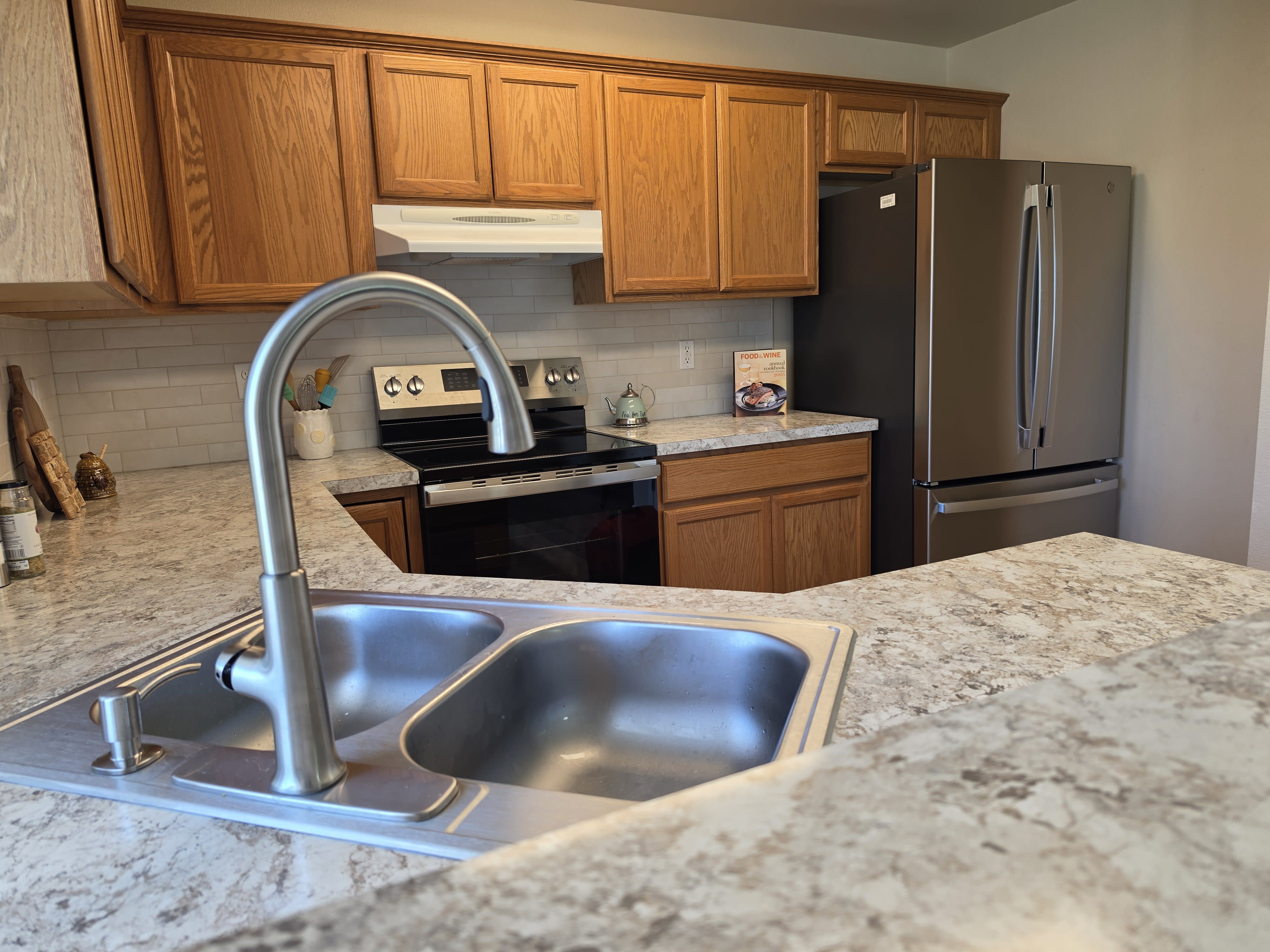 550 W Woodbury Dr – photo 4