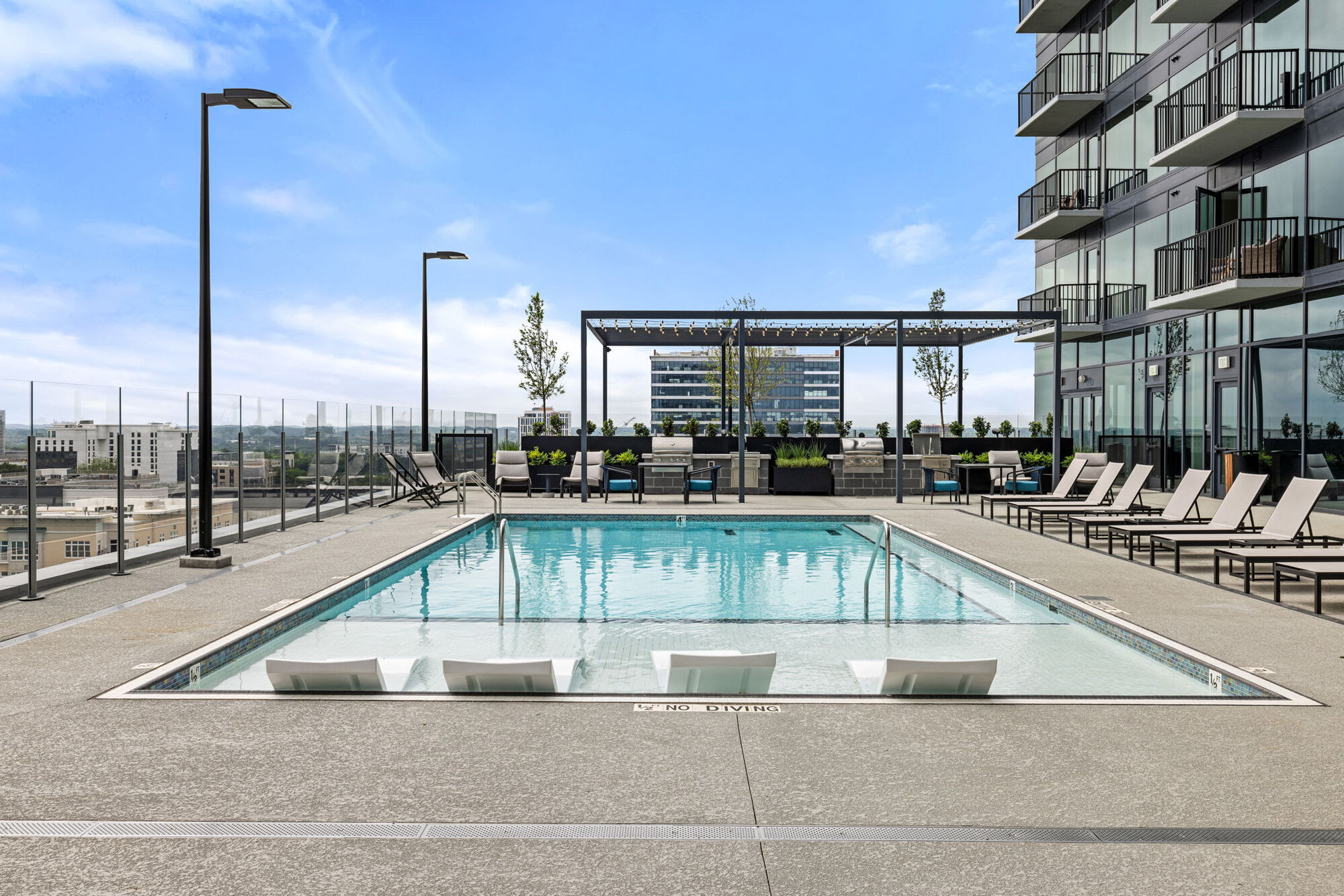 400H Apartments – photo 1