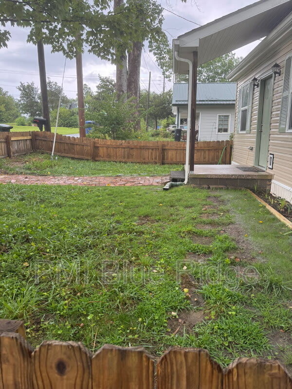 922 1st Avenue West – photo 3