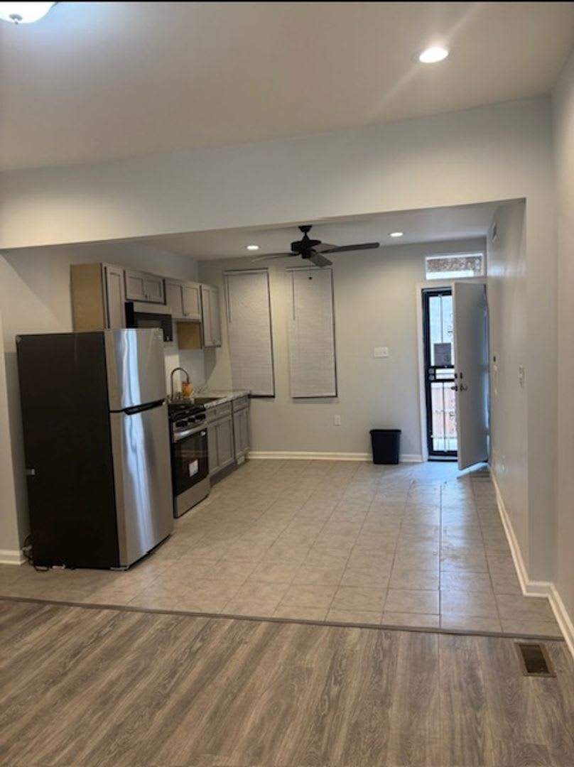 Be the First! Beautifully Renovated 2BR + Den with Central A/C – photo 5