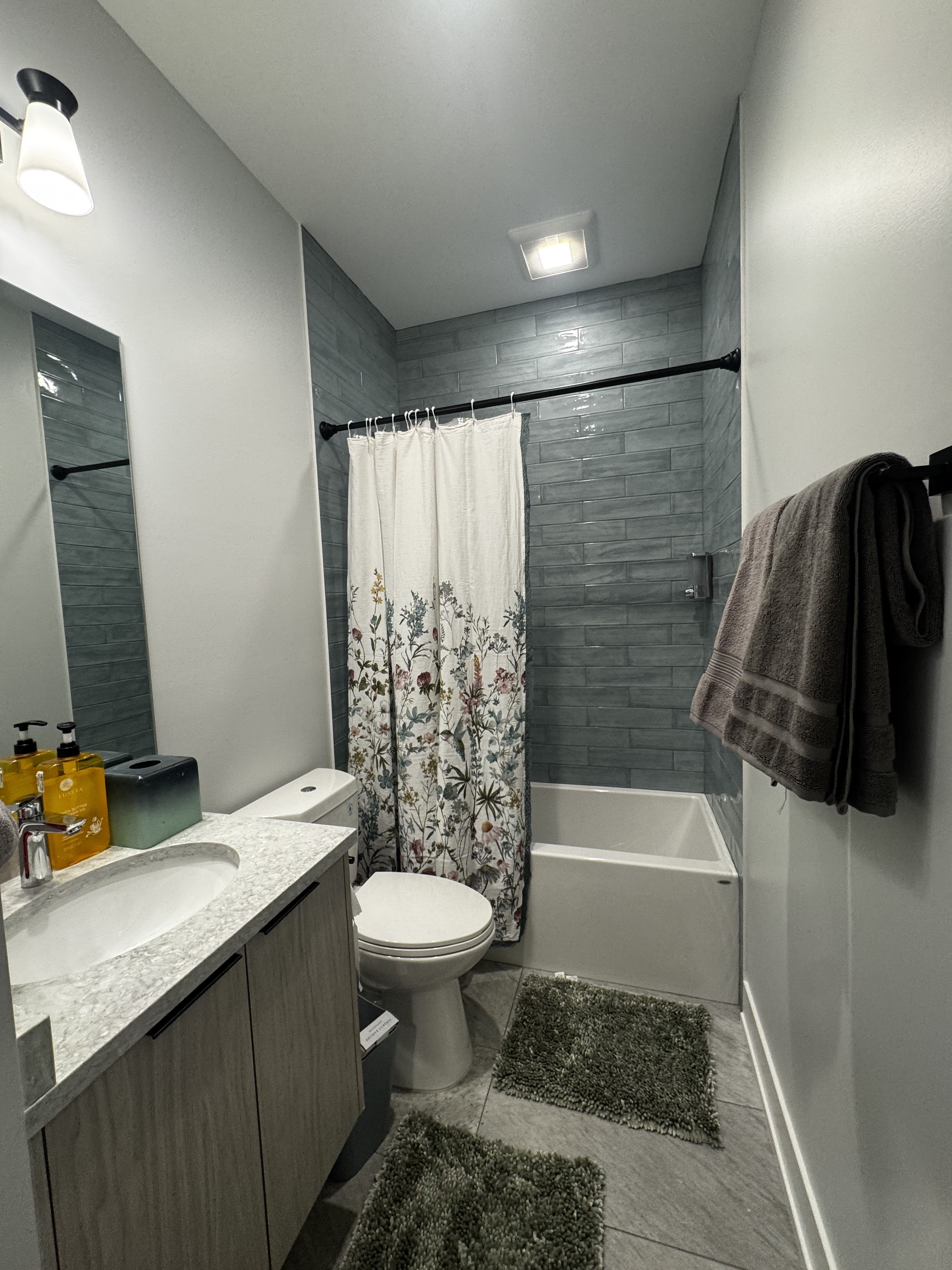 6322 South Rhodes Avenue – photo 5