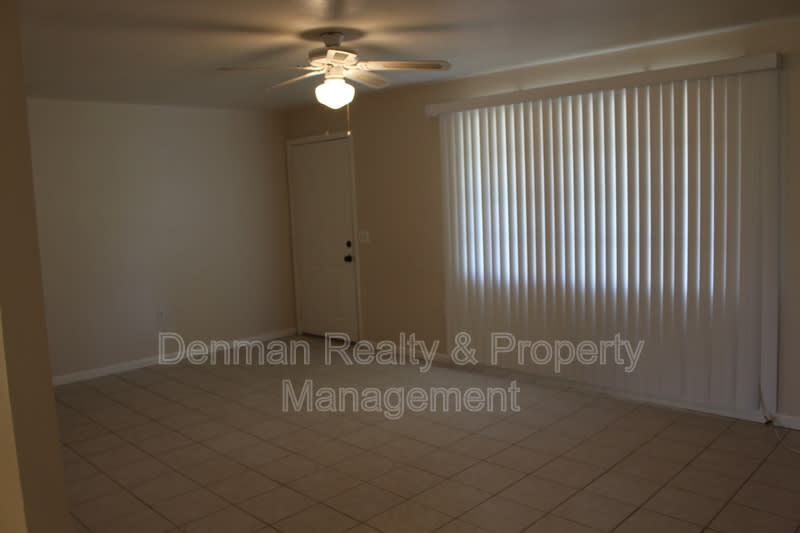 910 S. Una Avenue – photo 5