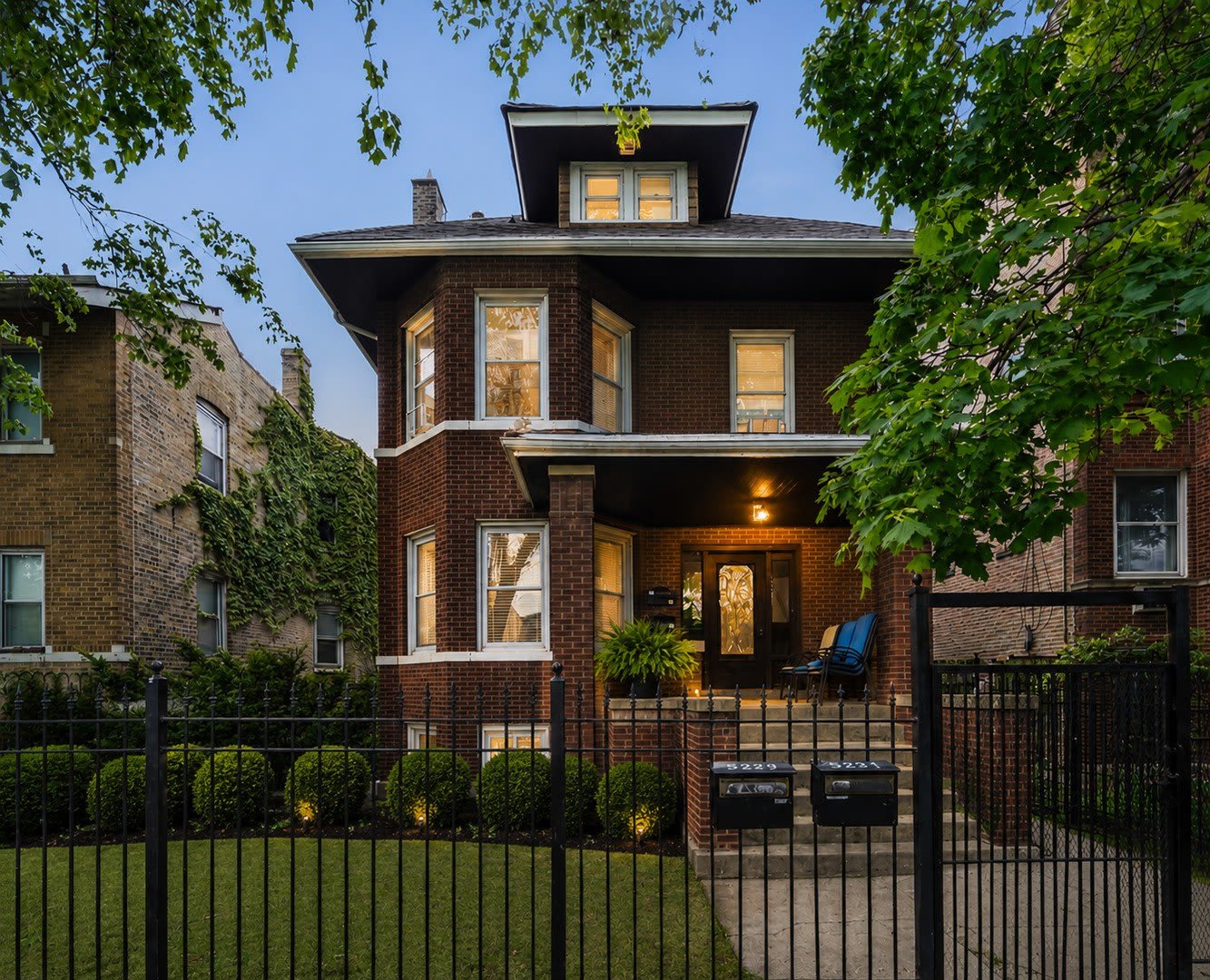 4834 N Ridgeway Avenue – photo 1