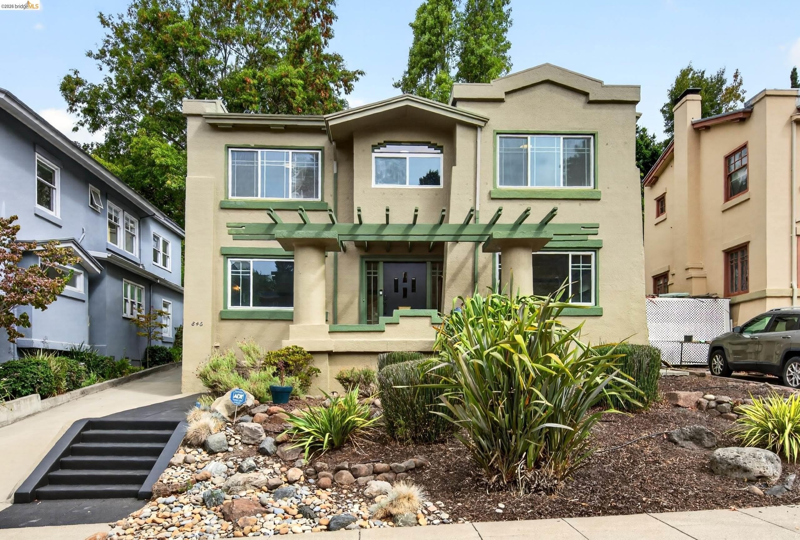 846 Mandana Blvd – photo 1