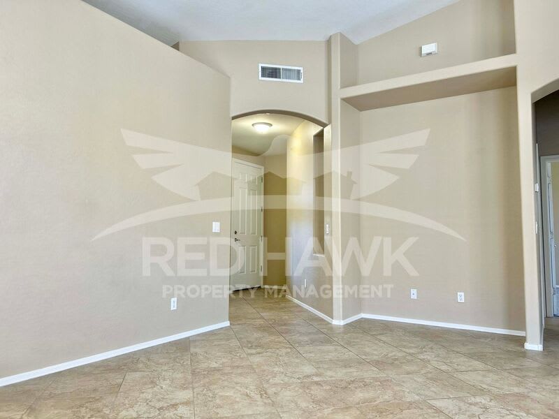 6660 E Roland St – photo 3
