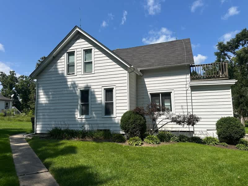 438 Ada St – photo 2
