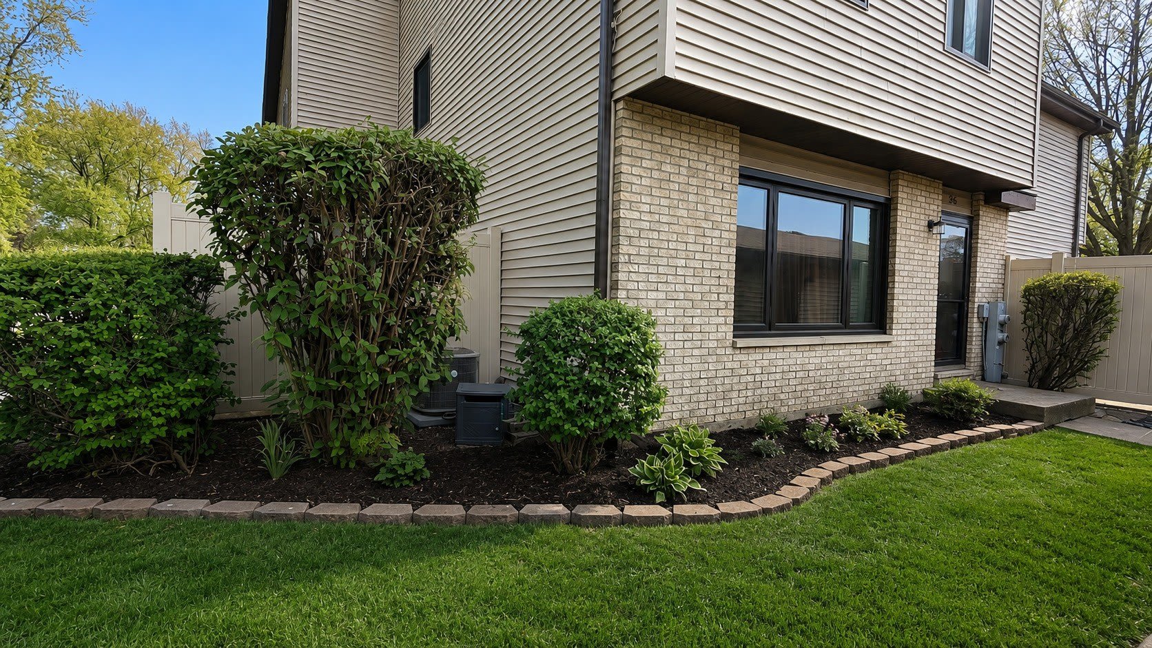 290 E Woodlawn Road – photo 1