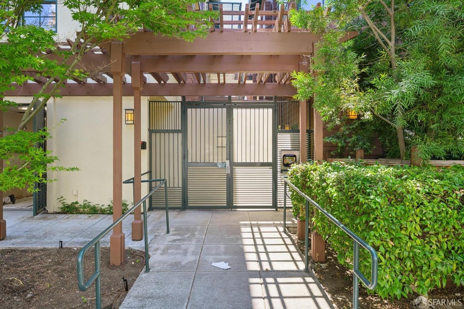 435 Sheridan Avenue – photo 1