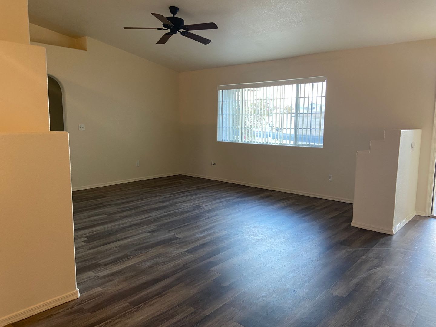 Beautiful Centrally Located 3-Bedroom Home on a Quiet Cul-de-Sac – photo 4