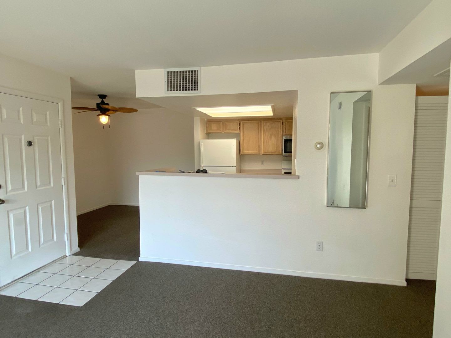 1 Bedroom 1 1/2 Bath. 2nd floor of a well-kept, peaceful, quiet community – photo 4