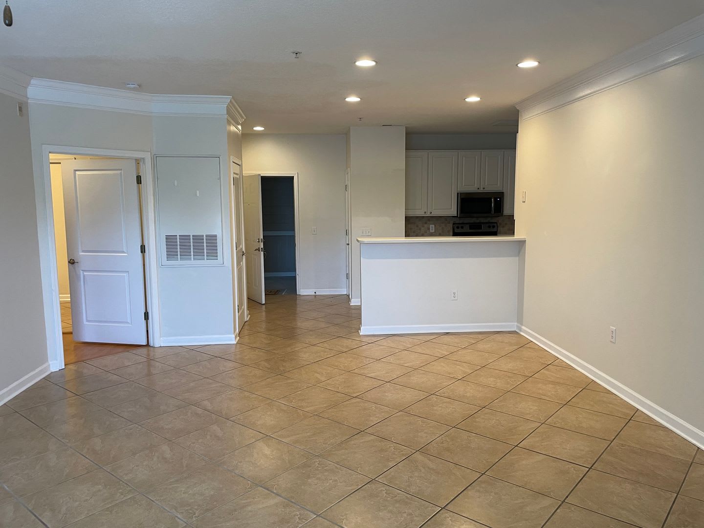 3 Bedroom 2 Bathroom Condo in Woodlands Way at Crow Creek – photo 4
