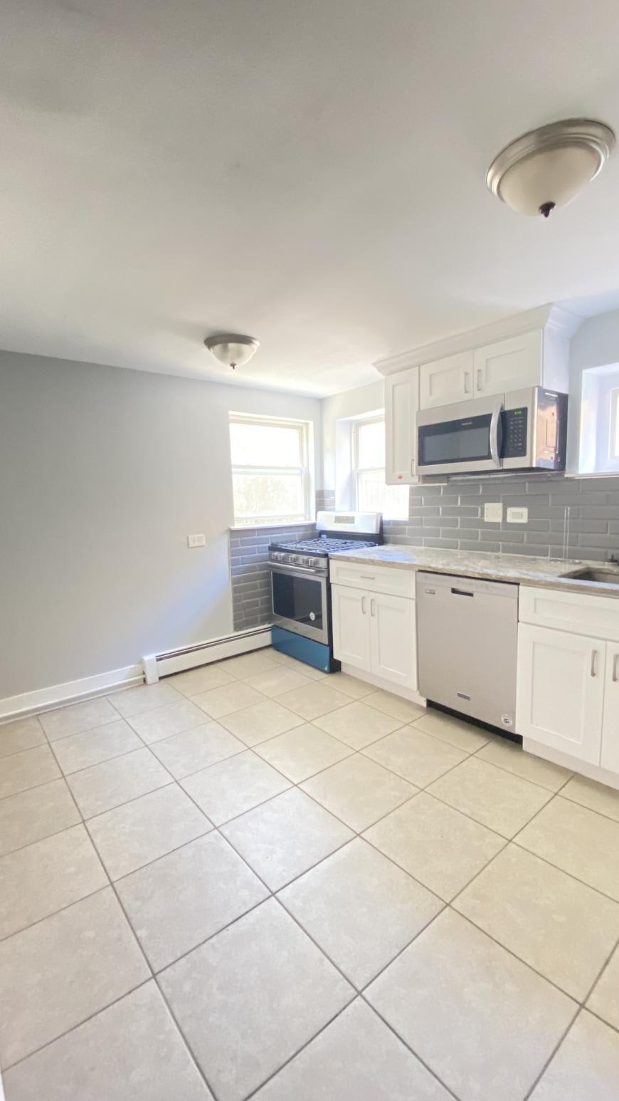 2912 N 75th Ave – photo 5
