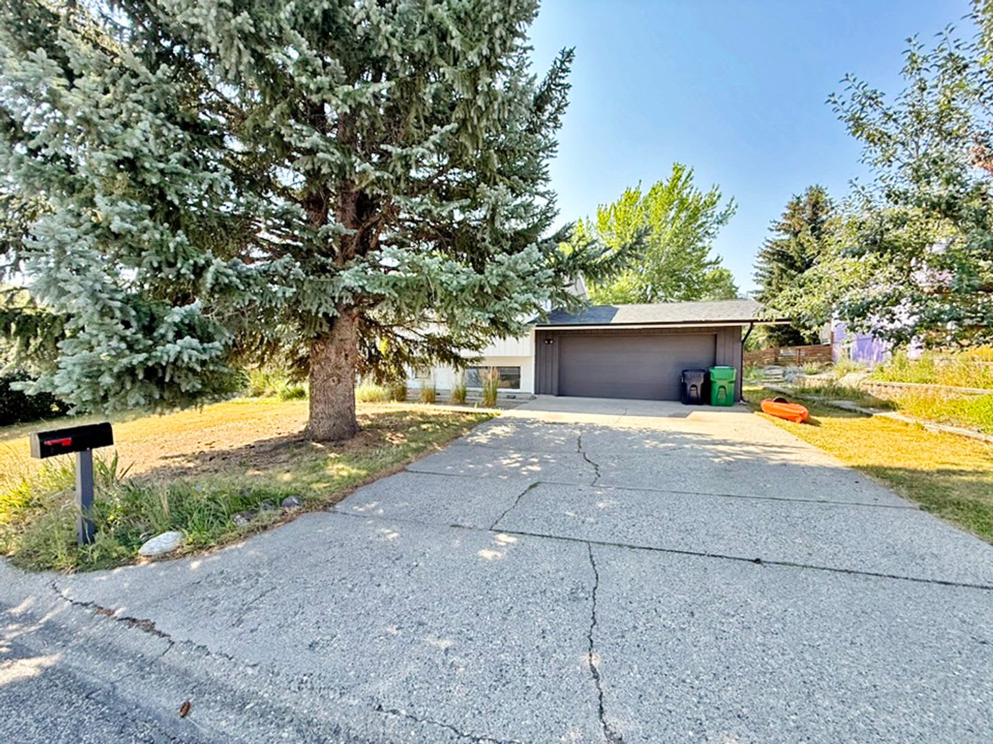 Southside Four Bedroom Home Near Hospital – photo 2