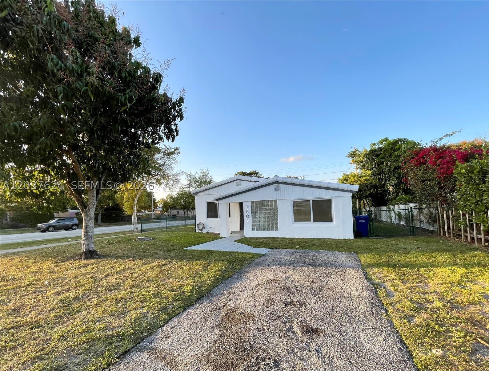 1501 NE 173rd St – photo 2