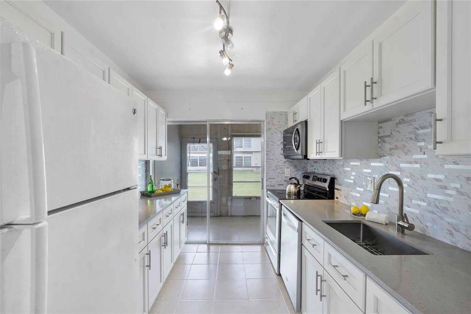 7500 NW 5th Court – photo 1