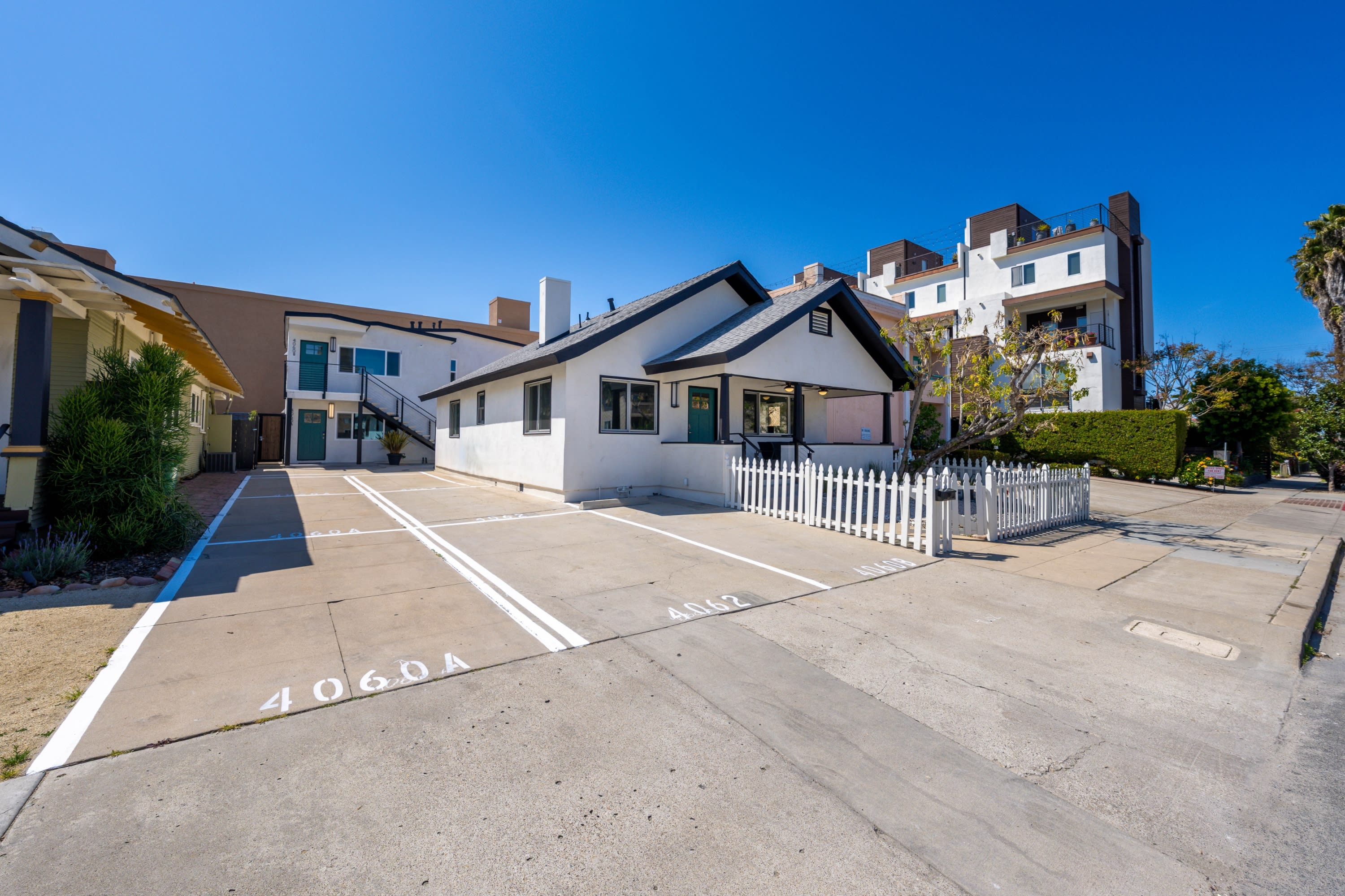 4062 Goldfinch Street – photo 2