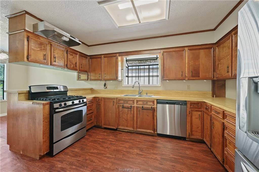 2505 Rustling Oaks Drive – photo 4
