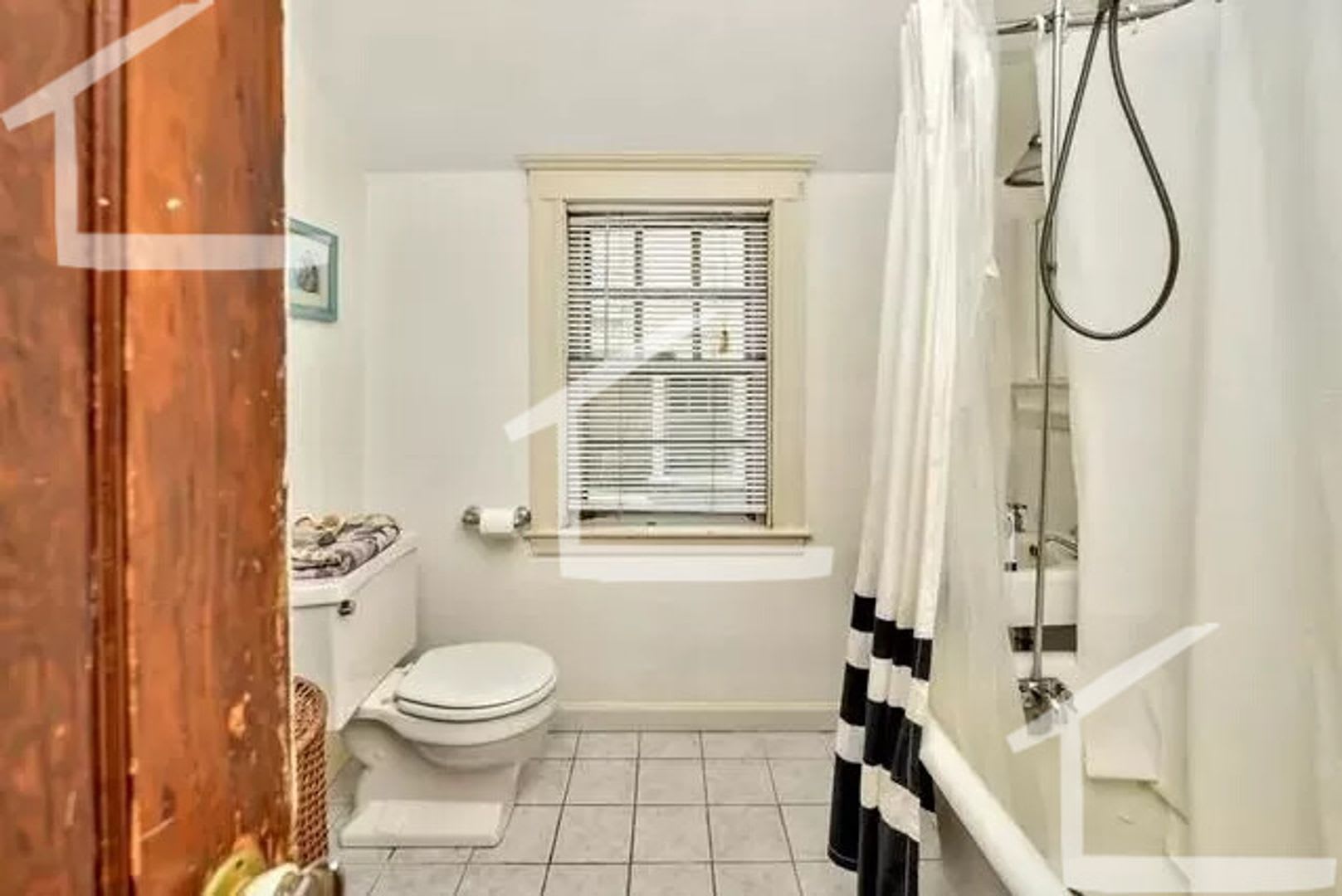 Large 4 bed in Brookline – photo 3