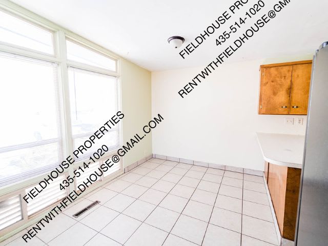 1077 Rose Street – photo 5