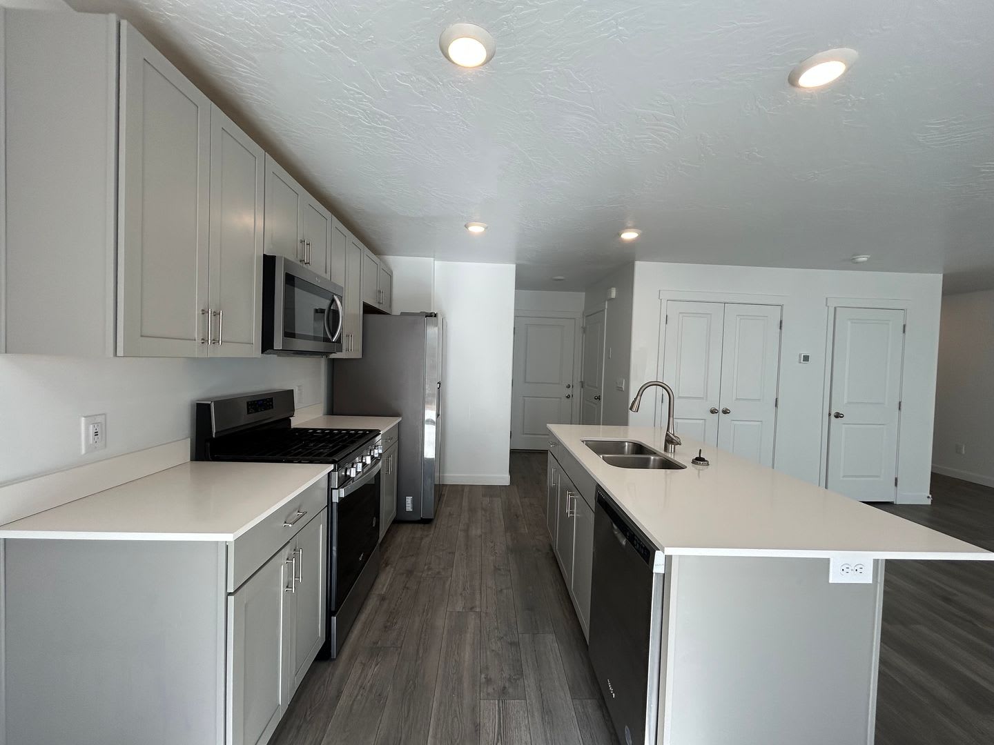 4 bedroom!! – photo 1