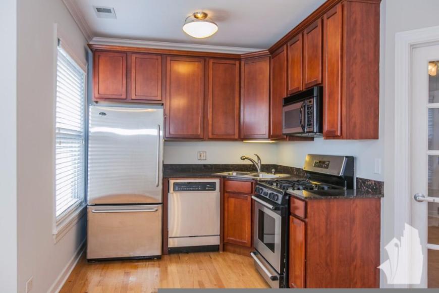 634 West Roscoe St. – photo 4