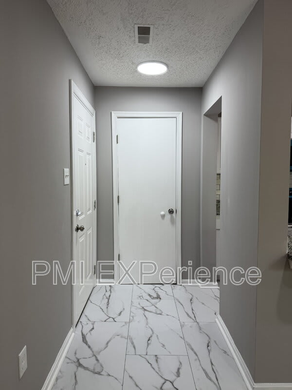2607 Camelback Ln – photo 3