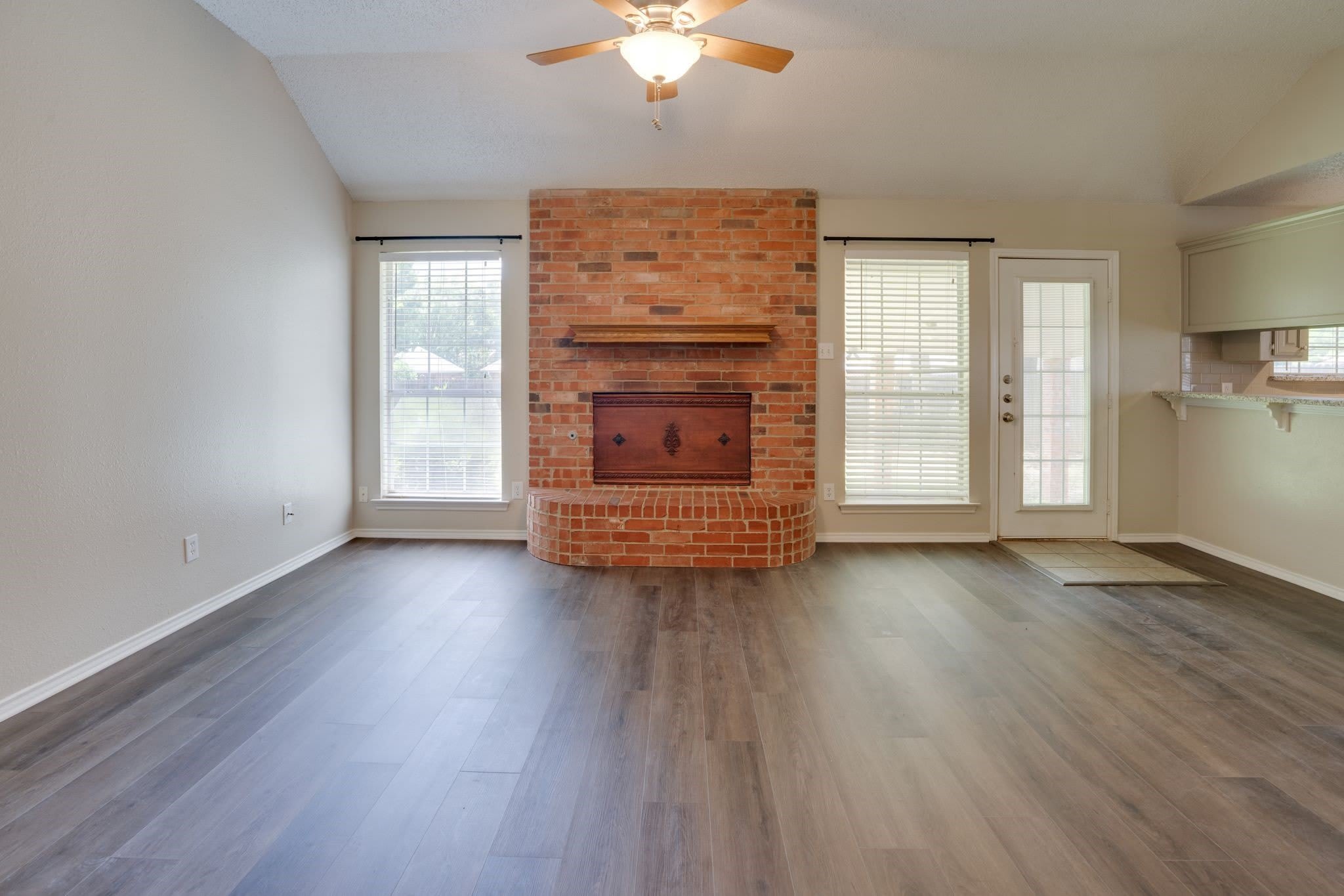 215 Linda Street – photo 5