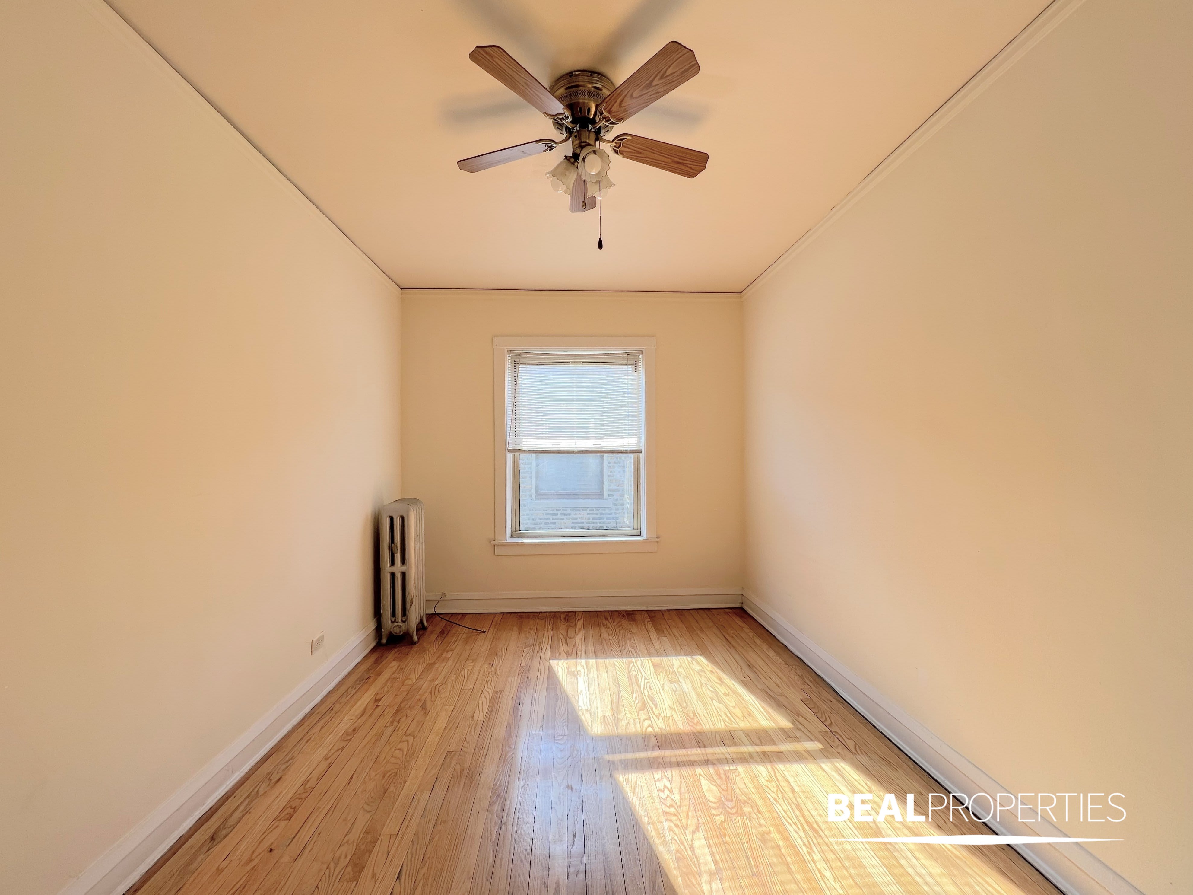 2100 W Ainslie St – photo 2
