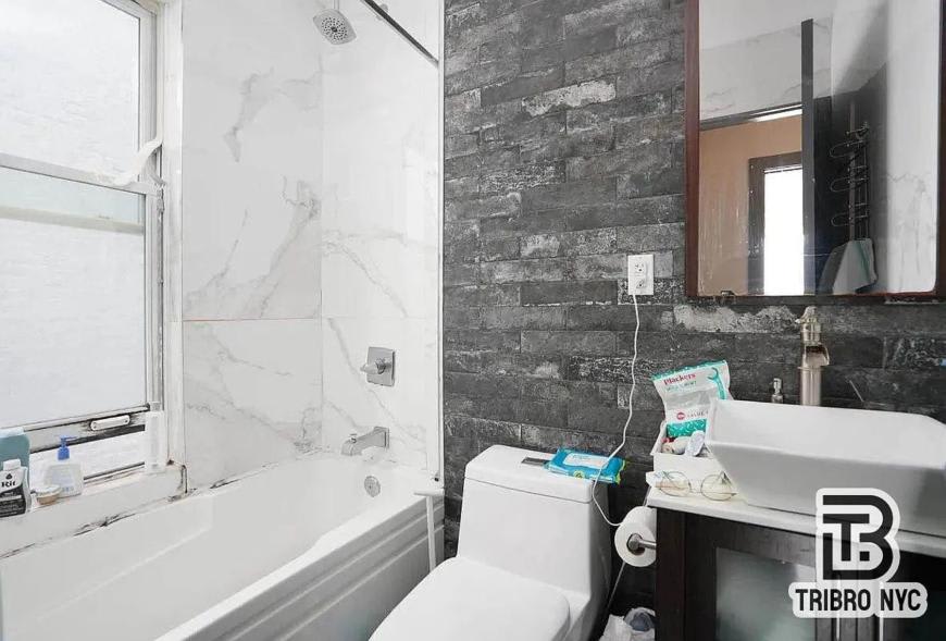 181 Greenpoint Avenue – photo 2