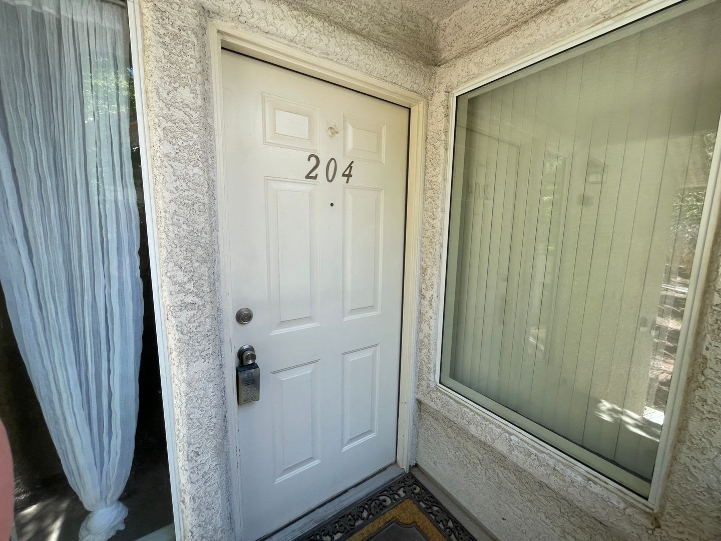 Awesome one bedroom one bath condo – photo 2