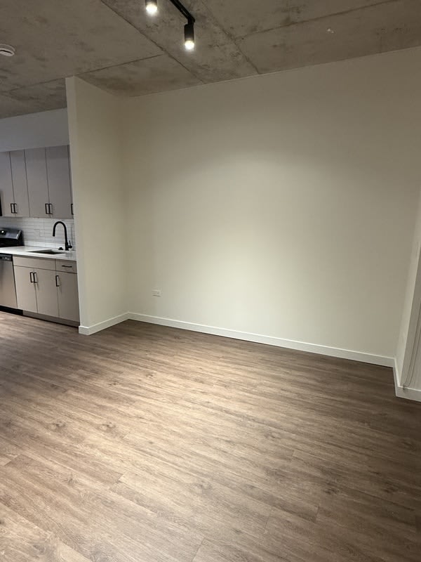 760 N Hudson Ave – photo 5