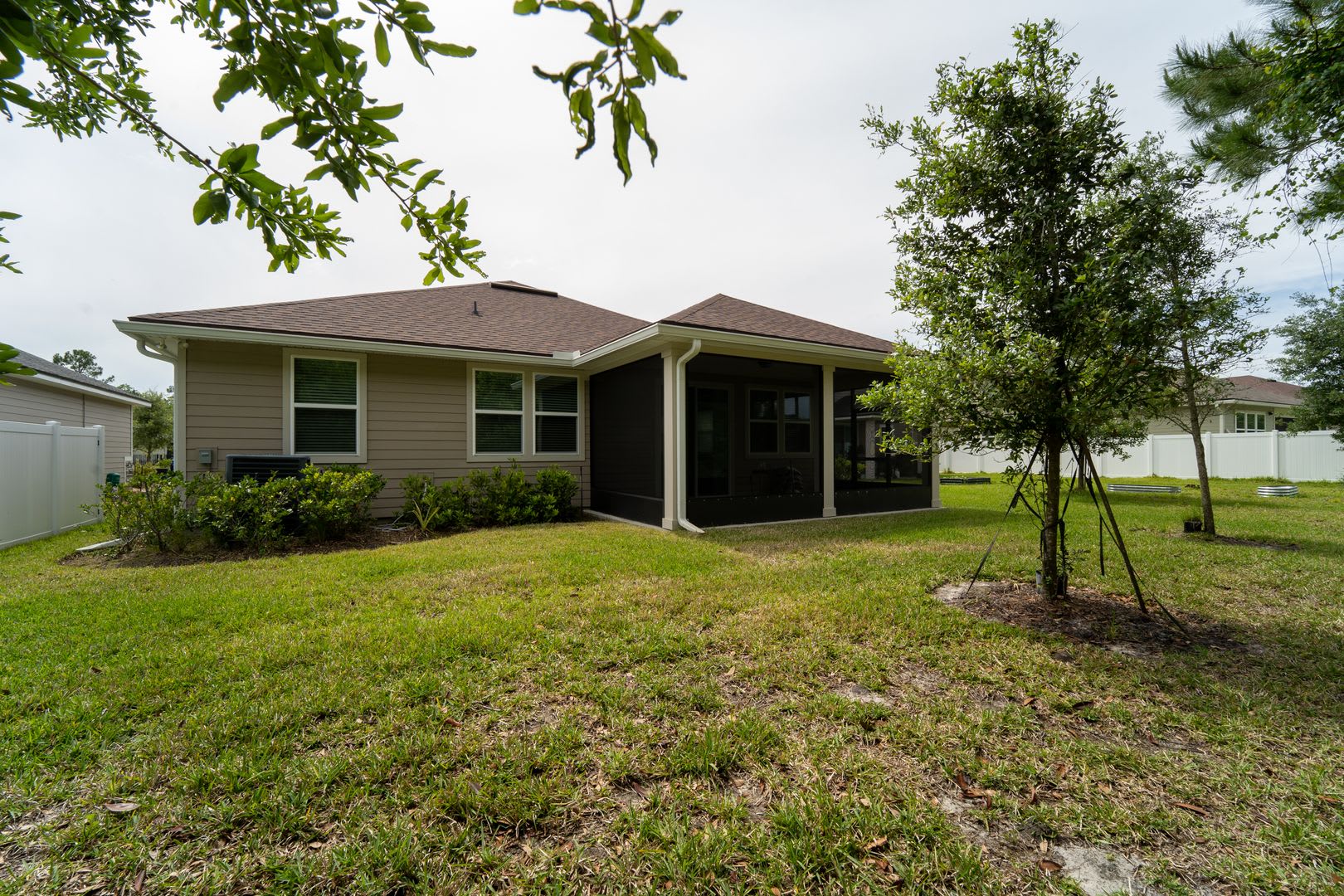 3/2 Treaty Oaks Home for Rent – photo 5