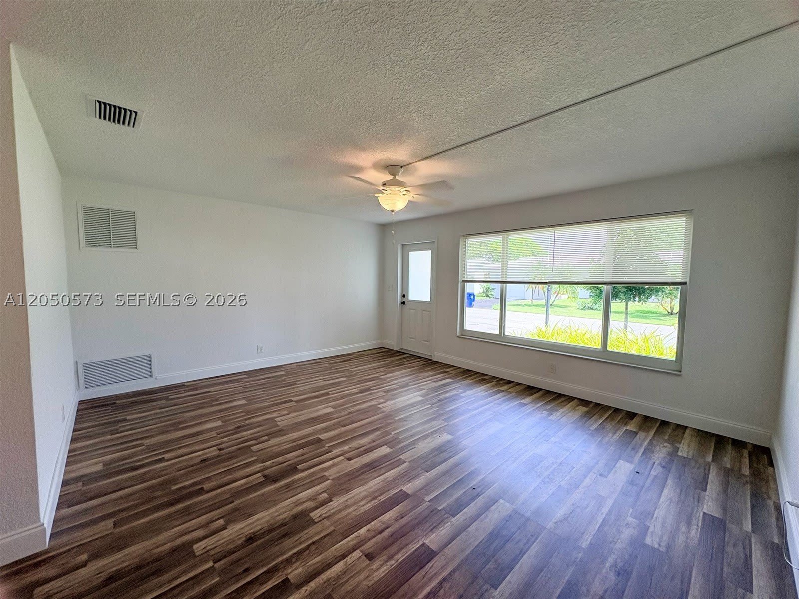140 NW 27th St – photo 3