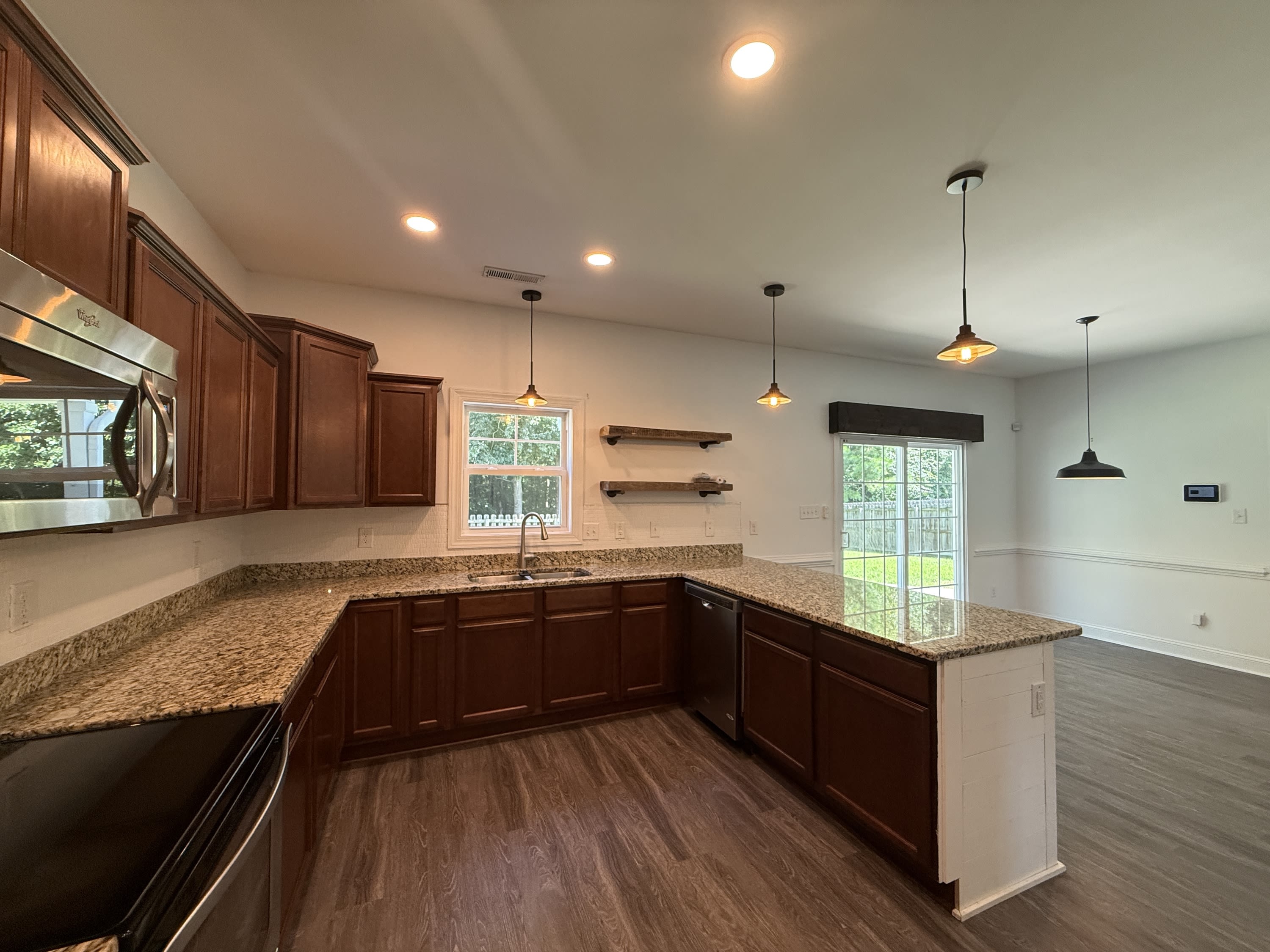 804 Oleander Street – photo 5