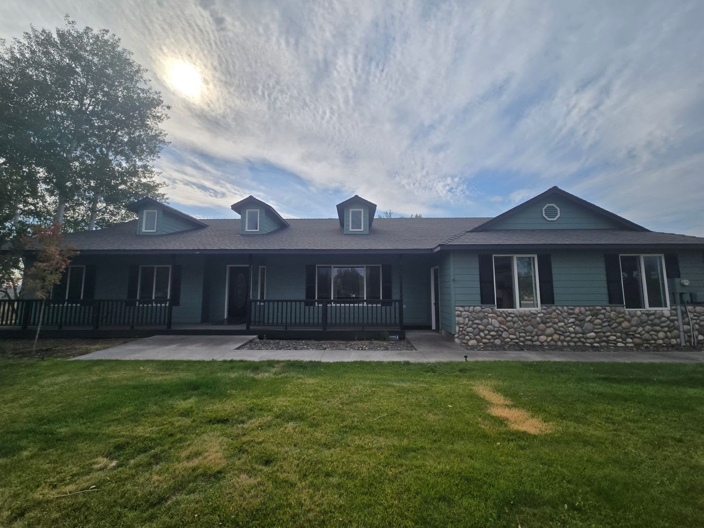 Crestridge Estates. Private. Fully furnished. Availible now through May 31, 2027 – photo 1