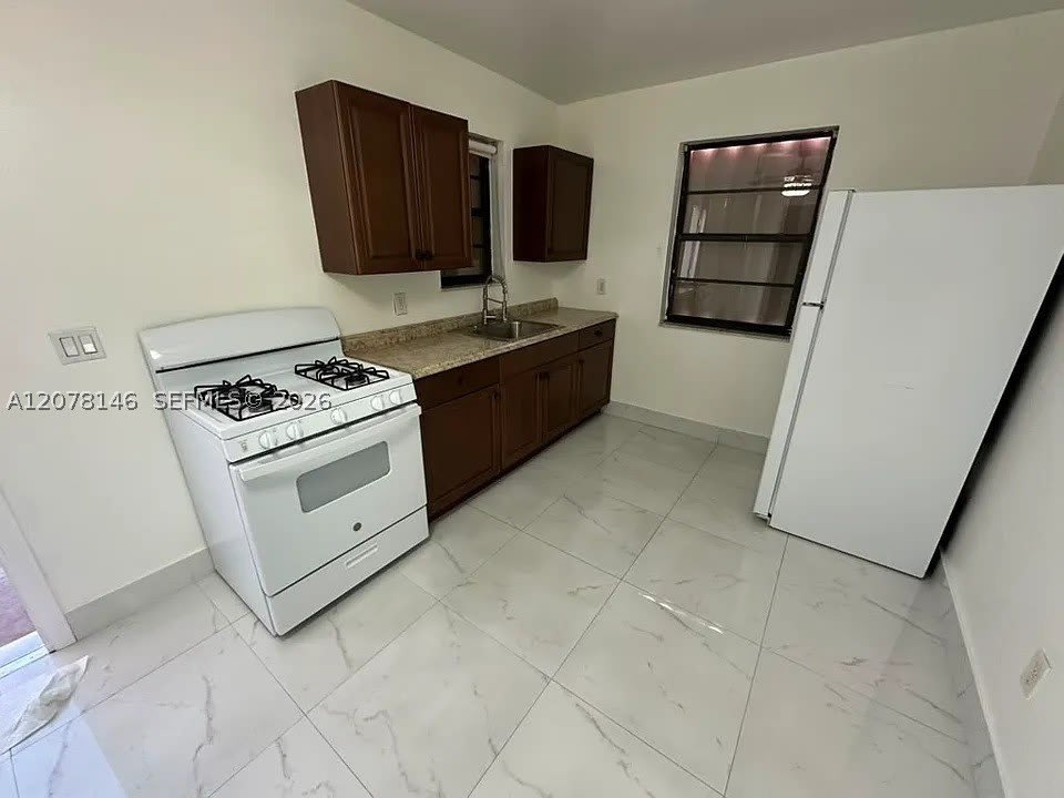 19331 SW 116th Ave – photo 1