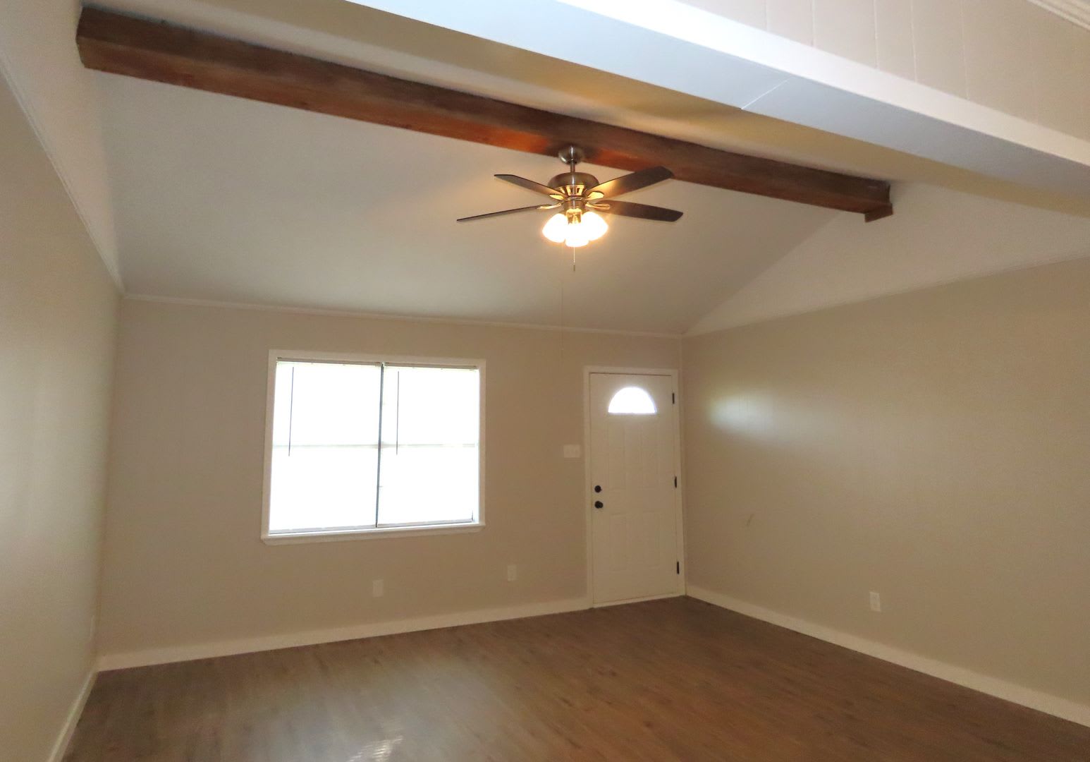 Beautifully Updated 2 Bedroom House On Wooded Lot – photo 2