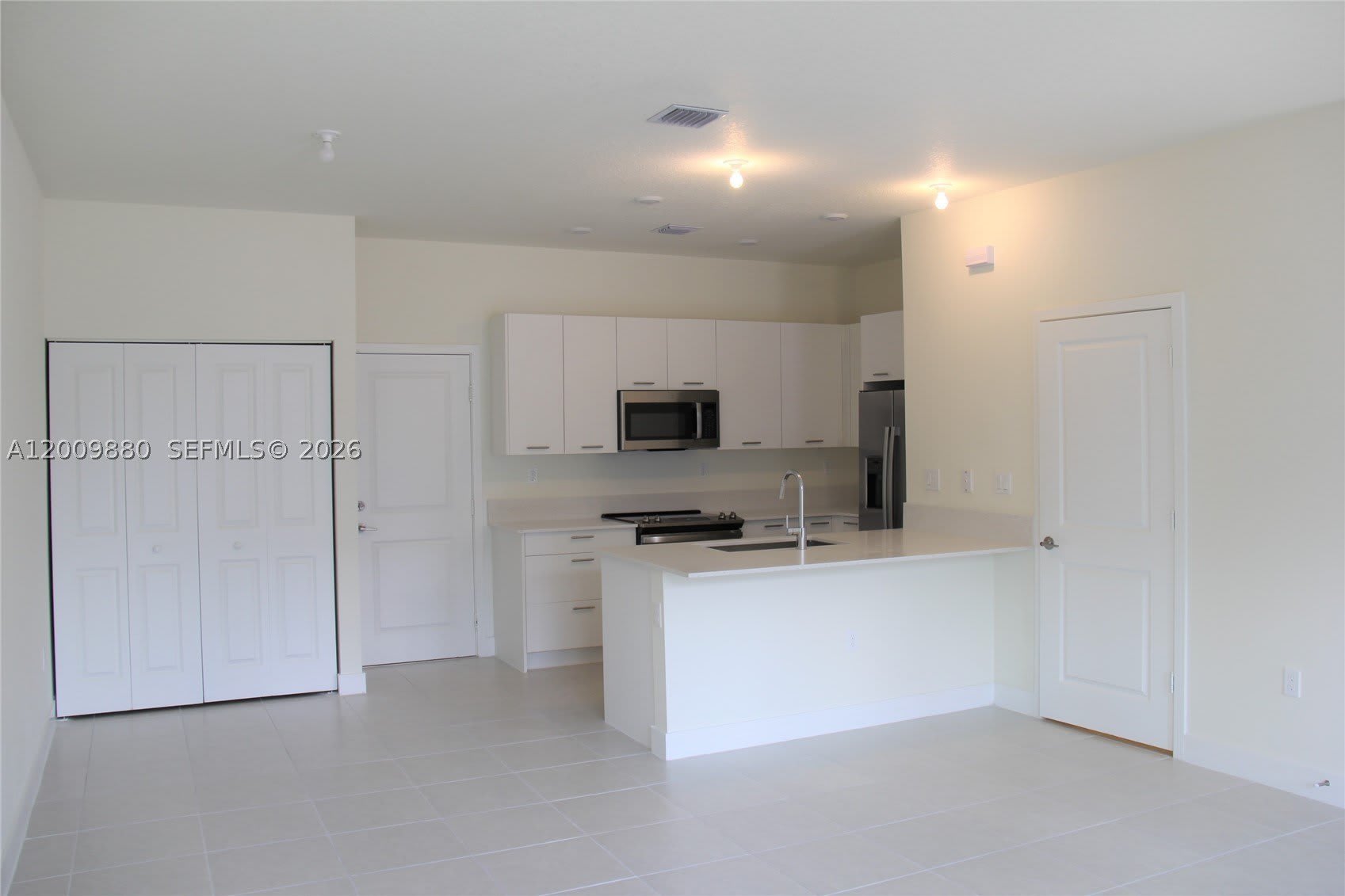 4272 Nw 82Nd Ave – photo 3