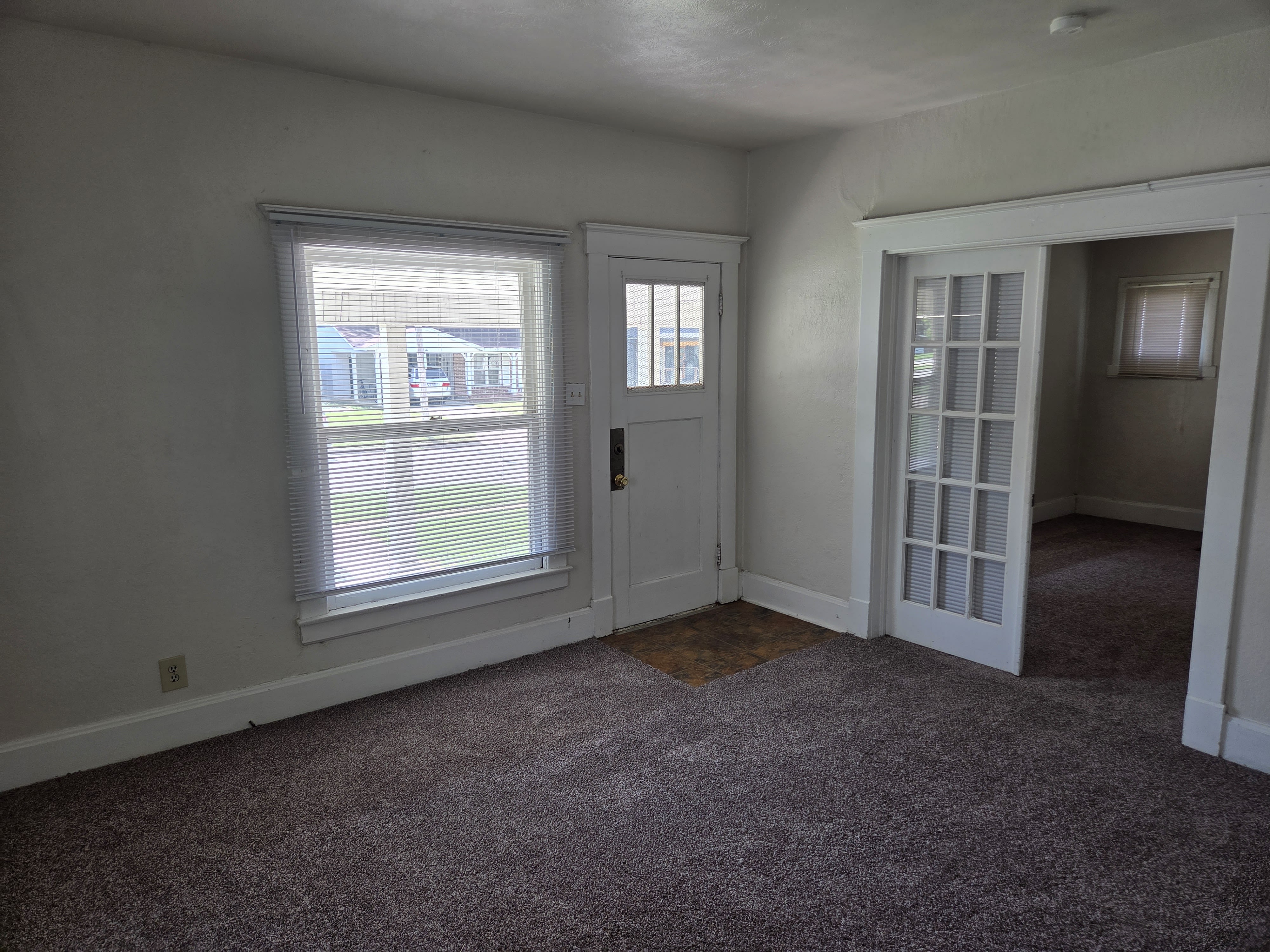 943 E Delmar St – photo 3