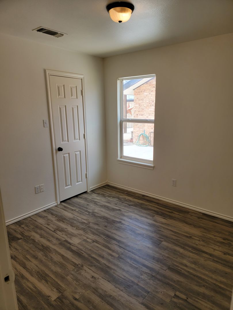 Section 8 Approved! Ready now! Move in Special! – photo 5