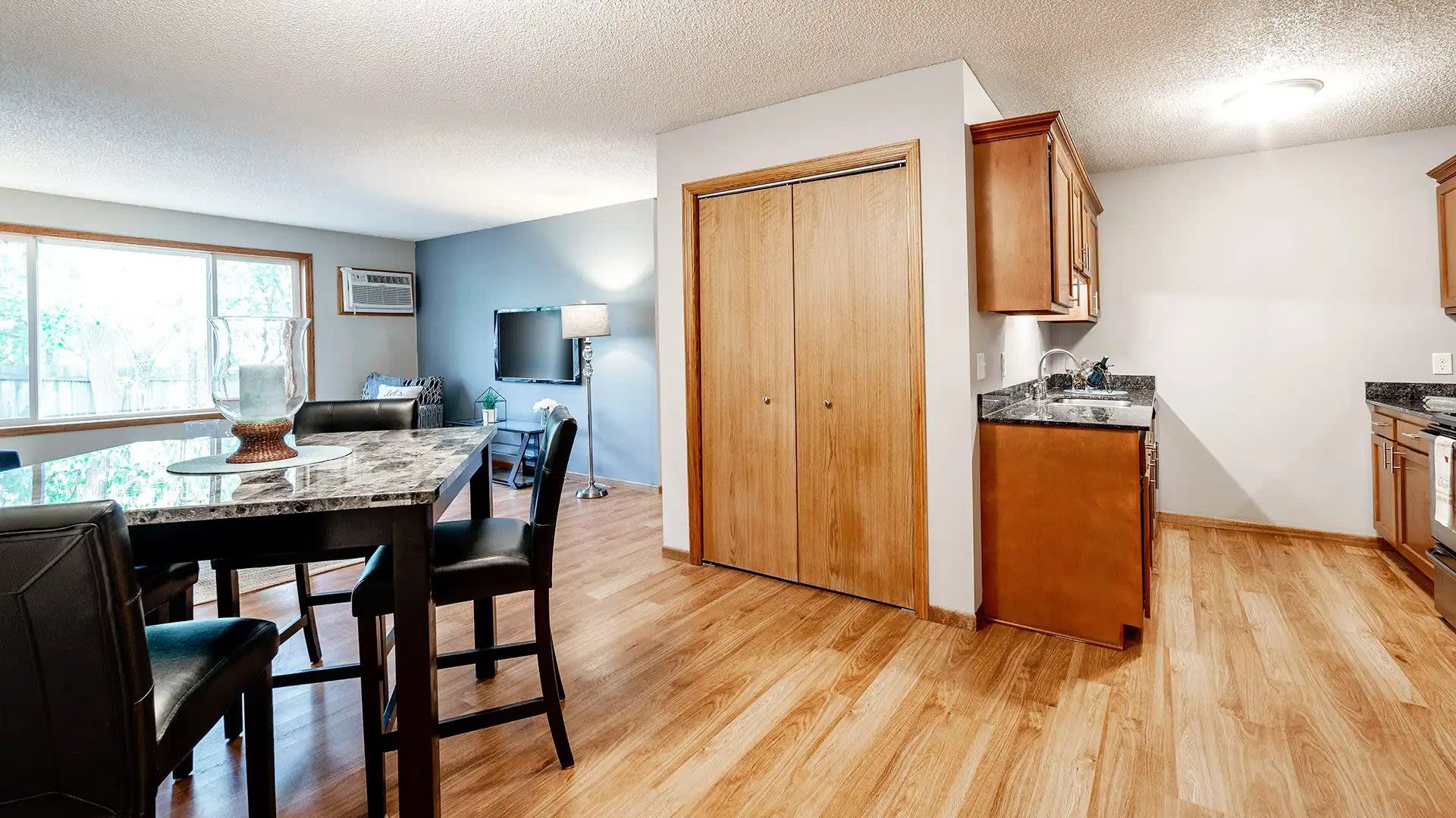Birchview Apartments – photo 2