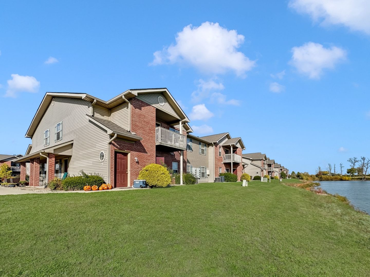 Discover Your Lakeside Haven In Greensburg In – photo 4