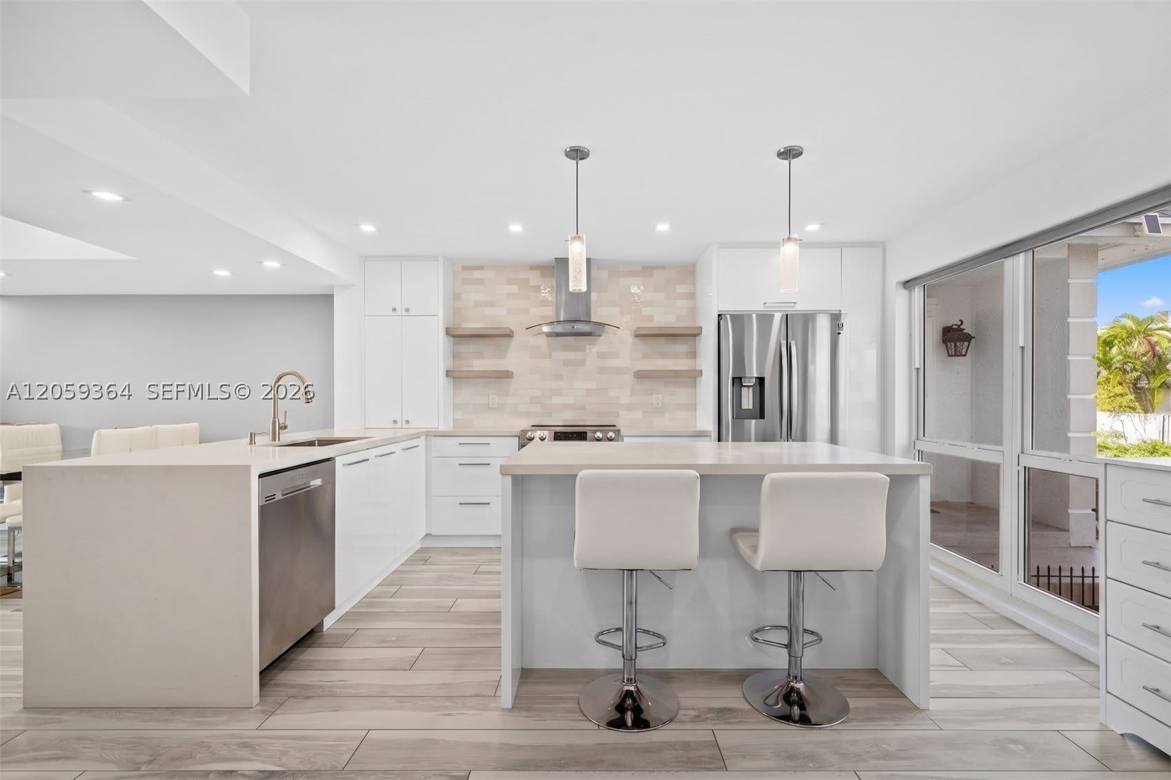 613 NE 26th Ave – photo 5