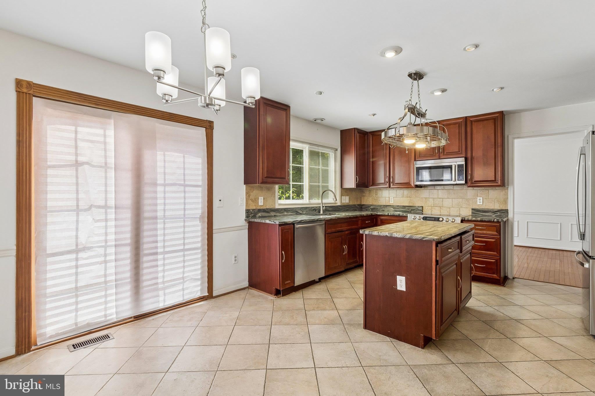 820 CHATSWORTH Drive – photo 5